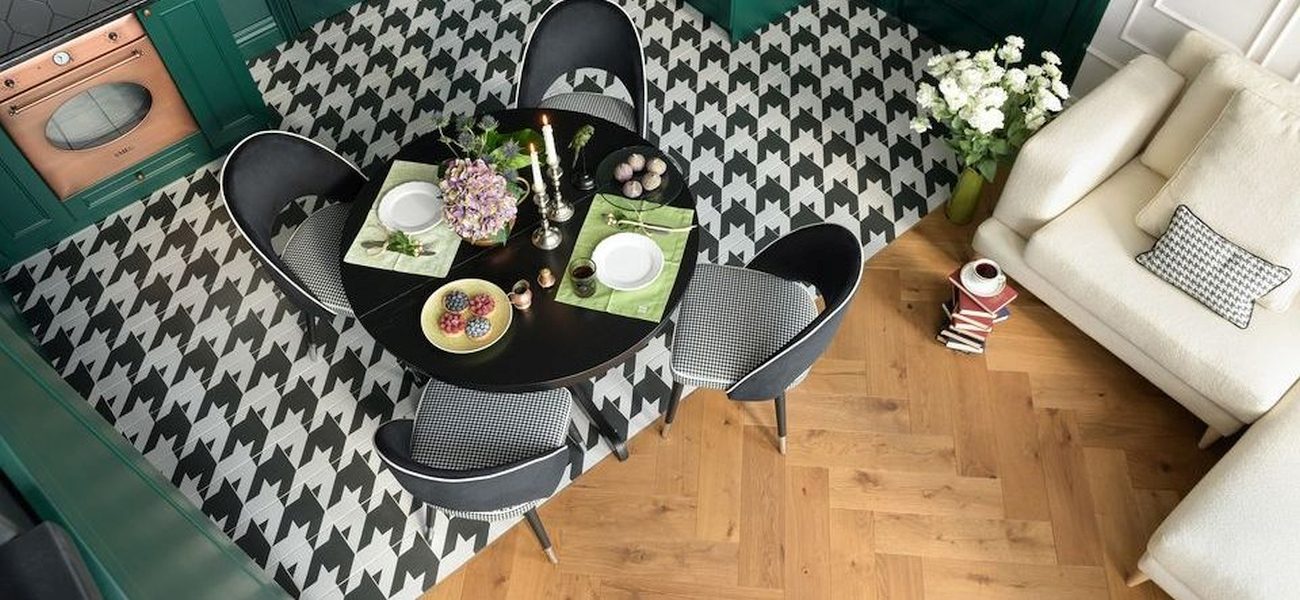 Private interior duplex apartment